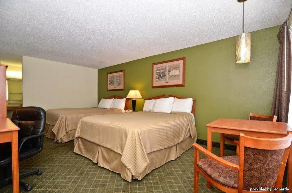 Sturgis Lodge And Suites Стая снимка